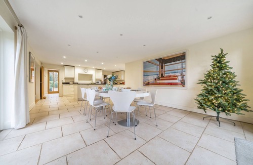 Burnham Market Cottage | Orchard House 3 bedrooms - sleeps 6 guests in 3 bedrooms