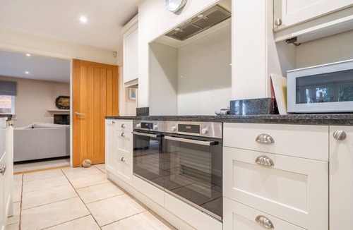 Burnham Market Cottage | Orchard House 5 bedrooms - sleeps 10 guests in 5 bedrooms