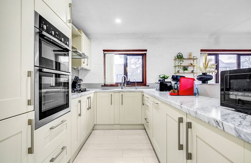 Petts Wood and Knoll House | Orpington/5 Bed/Contractor/Close to Central London