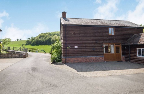 Woolhope Cottage | OWL BARN, pet friendly, with hot tub in Woolhope
