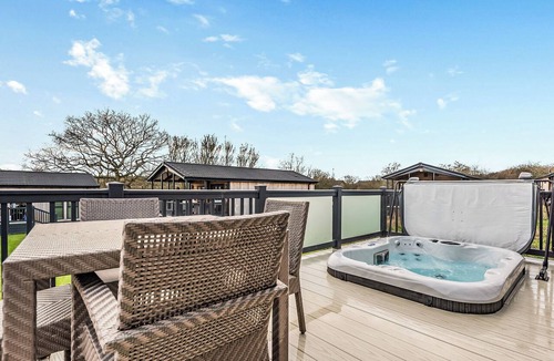 Saintbury Ski Chalet | Oxhill Lodge Premier
