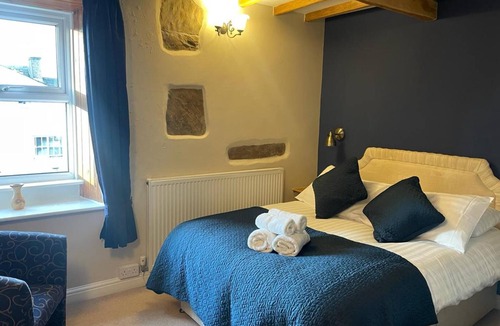 Gayle Hotel | OYO The Board Inn