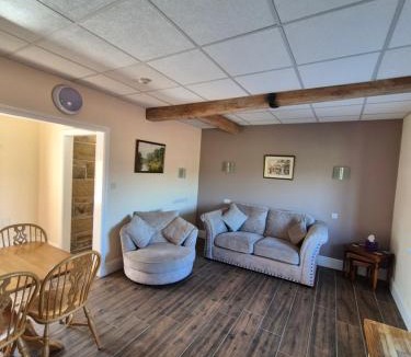 Hollow Meadows Apartment | Padley Farm