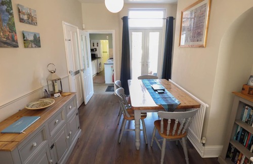 Louth Cottage | PANKHURST COTTAGE, pet friendly, with a garden in Louth