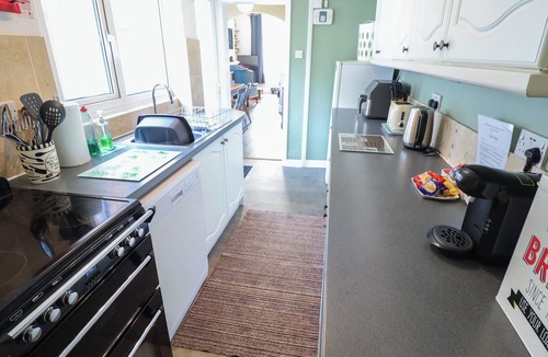 Louth Cottage | PANKHURST COTTAGE, pet friendly, with a garden in Louth