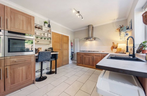 Heywood House | Panoramic Sunset Views - Free Parking