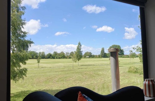 Solihull House | Park Views-Huge Parking - Stunning Huge 5 Bedroom House in the heart of Solihull