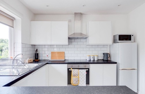 Didsbury House | Pass the Keys | Lovely 3 Bedroom property golf club and parking