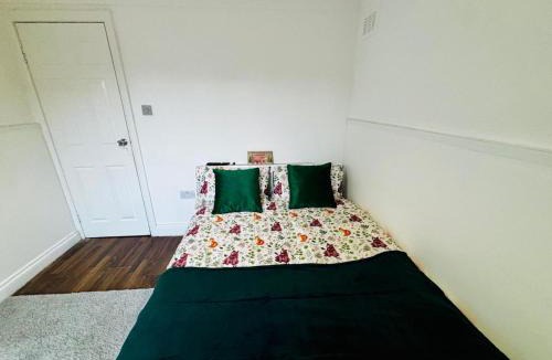 Stratford House | Peaceful Garden Room