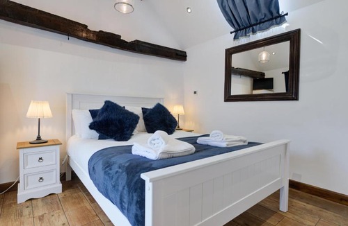 Ufford Apartment | Peaceful Getaway - Free Parking, Short Drive to Stamford