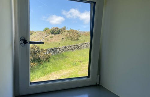 Litton House | Peaceful Stay with Far-Reaching Views