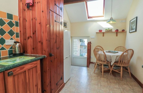 Longnor Cottage | PEARLS FARM TWO, romantic, character holiday cottage in Macclesfield