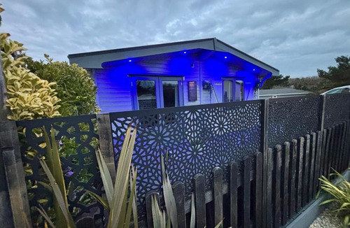 Milford on Sea Resort | Pebble Boutique Lodge- Milford on Sea note NO HOT TUB AT LODGE