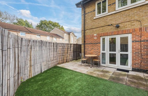 New Cross House | Pet Friendly Family Home in New Cross with Garden