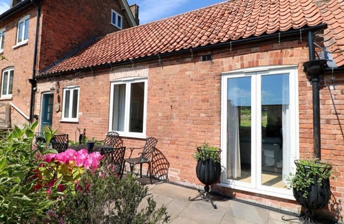 Kneesall House | Petal Cottage, Tuxford