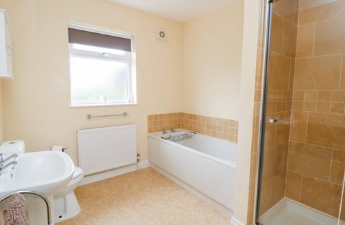 Sigglesthorne Cottage | PINFOLD VIEW, pet friendly, with a garden in Seaton