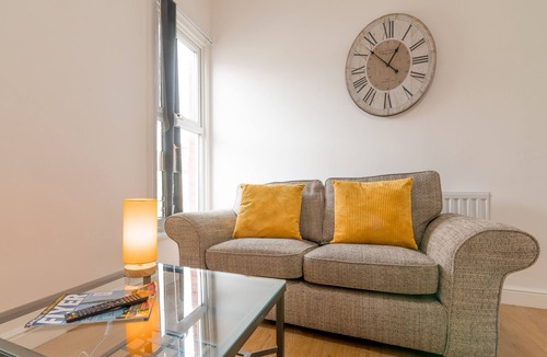 Hull Apartment | Platform Fishing Quarter Apartments