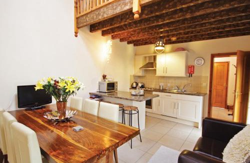Alford House | Plum Cottage