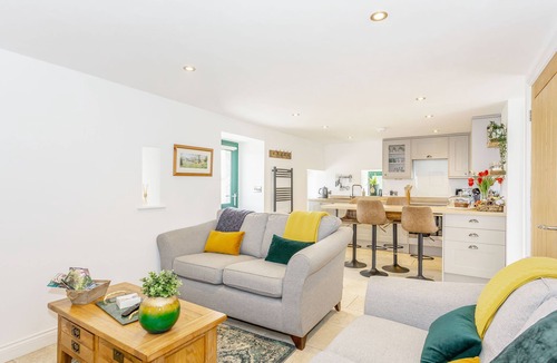 Skipton House | POGLES WOOD COTTAGE, pet friendly, with a garden in Grassington