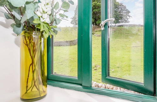Skipton House | POGLES WOOD COTTAGE, pet friendly, with a garden in Grassington