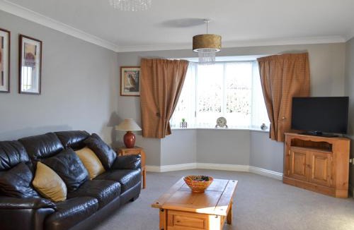 Frampton House | Pondside