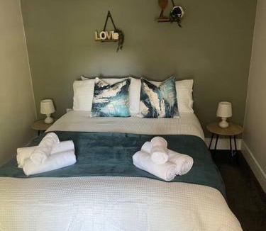 King's Lynn Apartment | Poplar House by ShortStays4U 2Bedroom house in town centre with free Parking!