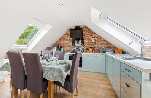 Horncastle House | Poppy Cottage