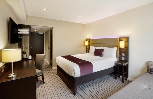 Oldham Hotel | Premier Inn Oldham Central