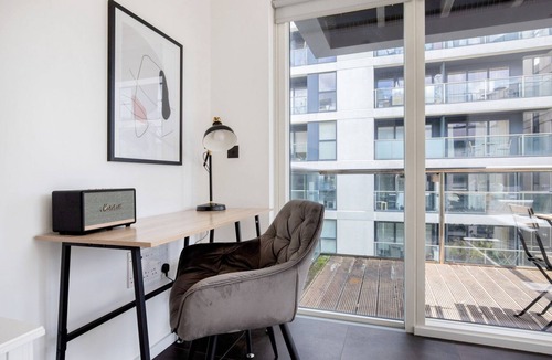 Bunhill Apartment | Premium Old Street 1BR w/Balcony, nr Old Street Station, by Blueground