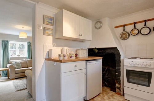 Little Walsingham Cottage | Pretty flint cottage in tranquil setting close to coast and Walsingham shrines