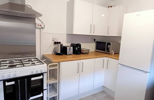 Luton House | Prime Town Centre-Location-Station-Airport-WiFi-Parking
