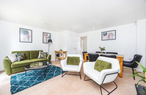 Langley Marish House | PrimeStay Residence