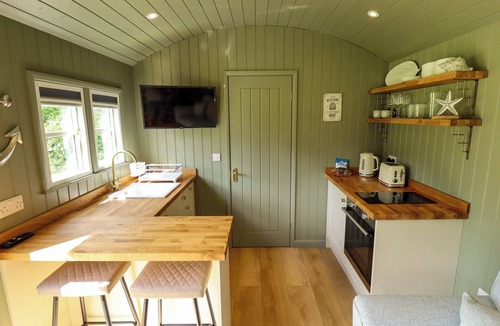 Ashby cum Fenby Cottage | Primrose