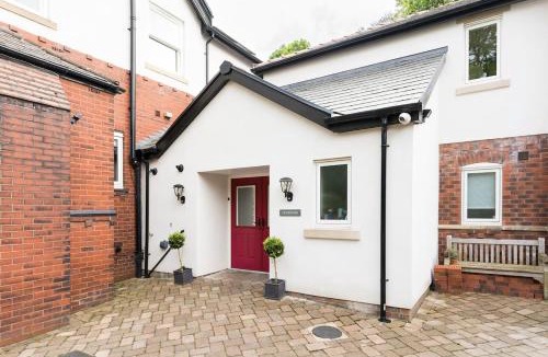 Bolton Apartment | Private Apartment near Manchester and Rivington, Free Parking