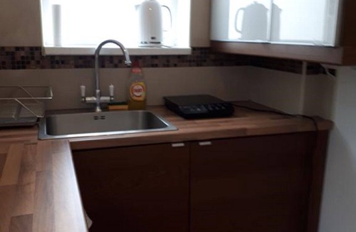 Fryent Apartment | Private Studio with Private Entrance and Private Terrace