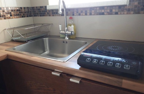 Fryent Apartment | Private Studio with Private Entrance and Private Terrace