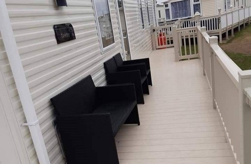 Skegness Cabin | Purple Palace, 3-bed Caravan, Ingoldmells