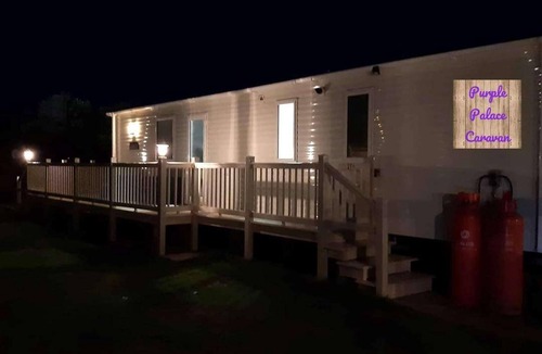 Skegness Cabin | Purple Palace, 3-bed Caravan, Ingoldmells