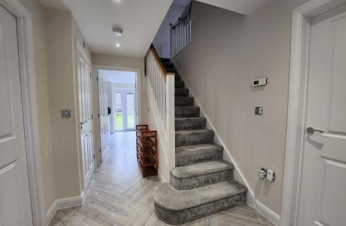 Wellingborough House | Rated 5 Star! Perfect For Business, Leisure And Relocation