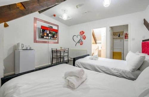 Leeds Apartment | RB1GH- Cosy Room SECURE PARKING NEAR CITY CENTRE FAST WIFI