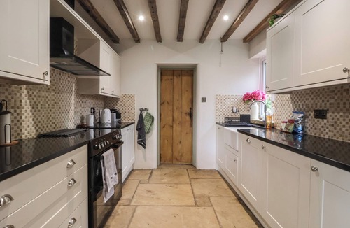 Leven Cottage | REDWOODS, pet friendly, with a garden in Leven Near Beverley