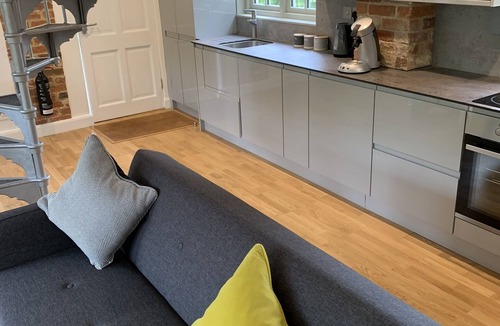 Waddesdon Cottage | Refurbished Coach House in rural setting.