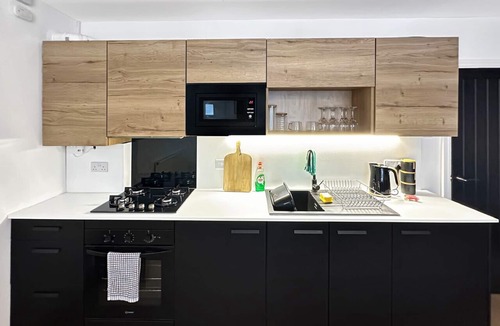 Oakworth Apartment | Relaxed Brontë-country base with parking and WiFi