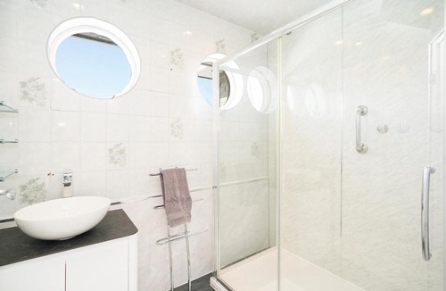 Ridgeway House | RentMySpaHome with Swimming Pool Hottub and Sauna