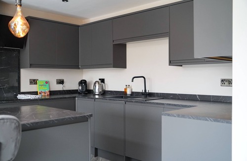 Huntington House | River Retreat - York - Elegant property that sleeps 9 guests in 5 bedrooms