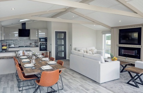 Carlton-in-Cleveland Cottage | River Tees Lodge - UKC4064