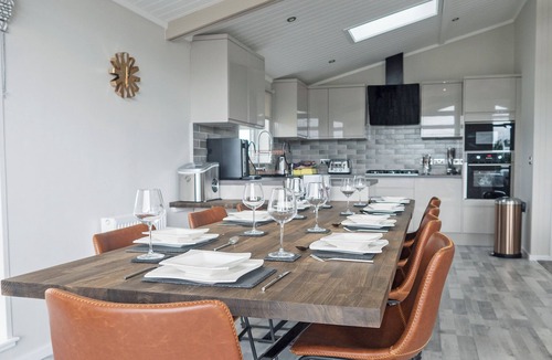 Carlton-in-Cleveland Cottage | River Tees Lodge - UKC4064