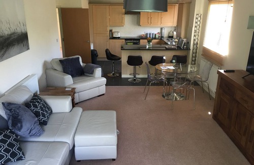 St Neots Apartment | River View Ground Floor Apartment - 70 Skipper Way, Little Paxton
