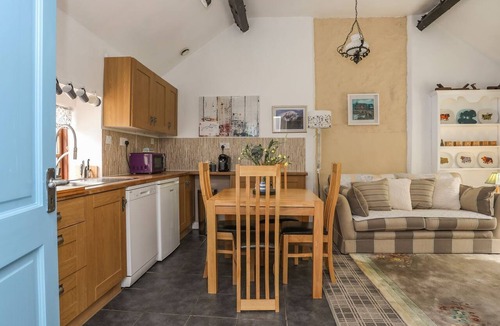 Trefor House | RIVERSIDE COTTAGE, pet friendly, character holiday cottage in Trefor