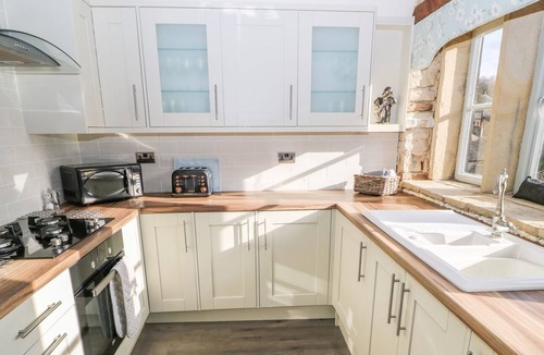 Holmfirth Cottage | RIVERVIEW COTTAGE, pet friendly in Holmfirth